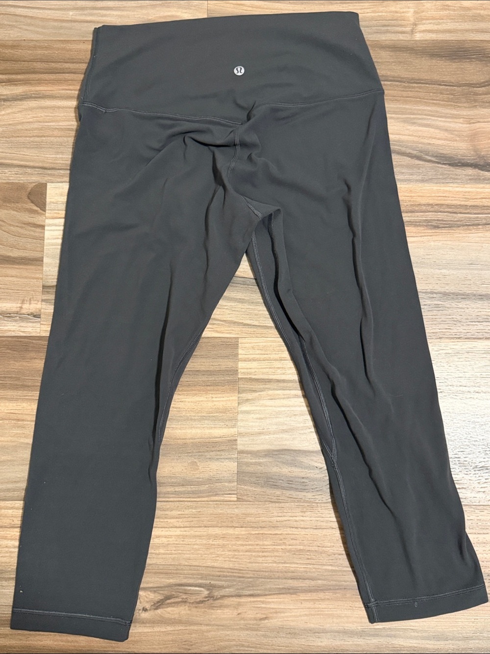 LULULEMON ALIGN 21" Crop Leggings Women’s High Rise Sz 10 Gray Athletic - Picture 7 of 8